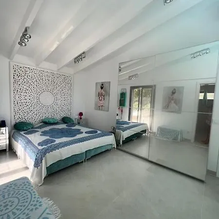 Exklusive Moderne Mit Pool Ferienhaus *