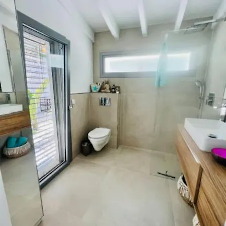 Exklusive Moderne Mit Pool Prázdninový dům